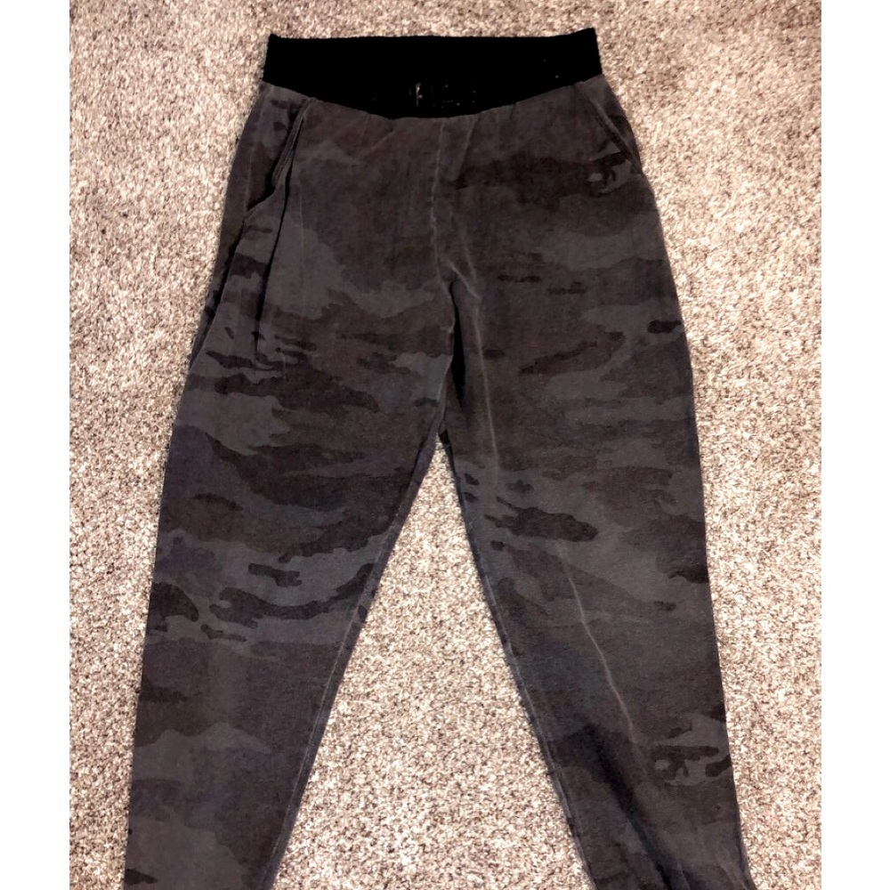 Victoria sport navy and black camp sweats Mx